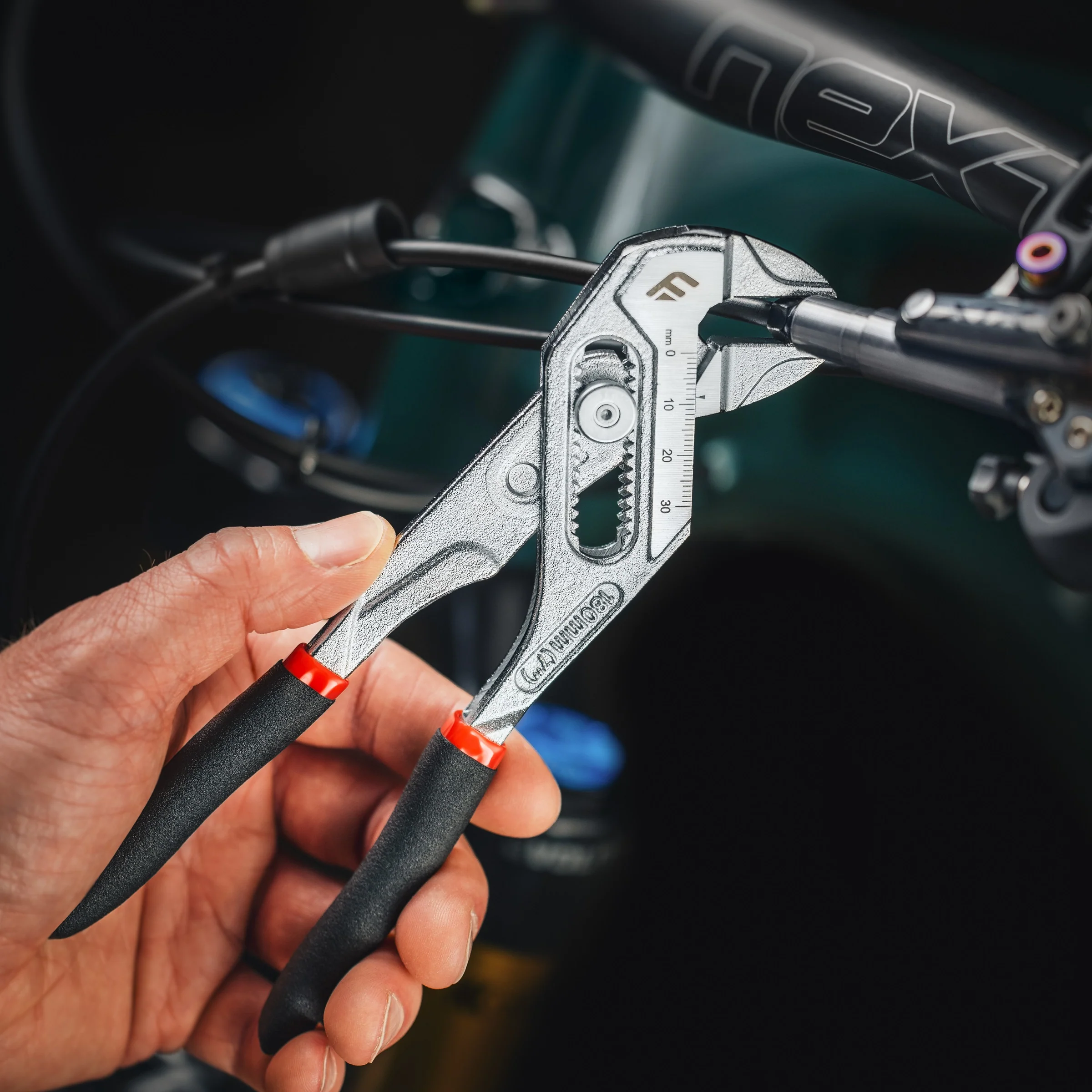 Adjustable Pliers Wrench - Image 6